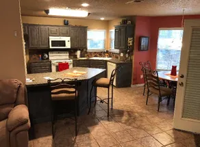 Charming Holly Lake Ranch and Country Home - Image 3