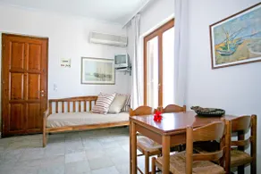 Apartment with 2 bedrooms with beautiful sea view - Image 2