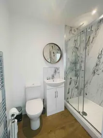 Pearl House - Delightful 3-4 Bedroom Coastal Getaway - Image 2