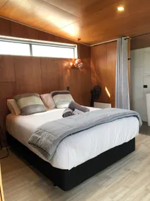 Northlake Retreat ( seperate studio unit ) - Image 2