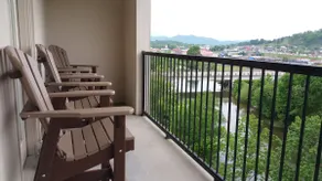 2 BR Luxury Riverfront Condo in Perfect Location - Image 2