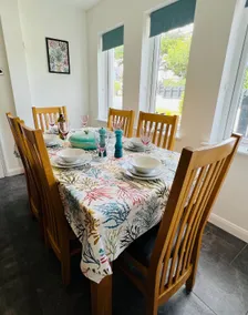 Seaside Home, ParkingX4, garden & walk to beach - Image 3
