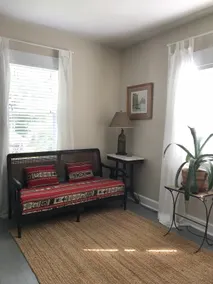 Vintage Apartment in Historic Kenwood - Image 4