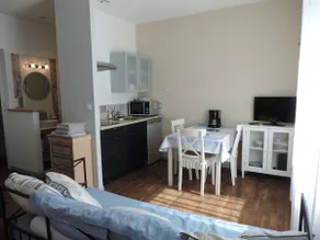 Charming beachfront studio - Image 2