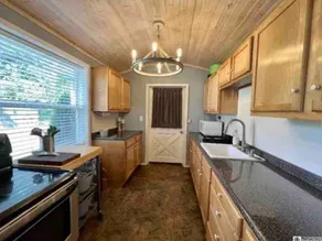 Cozy Lake cottage with private Dock - Image 5