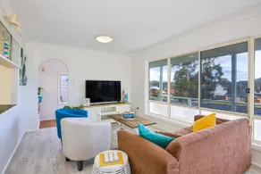 Palms - Pet Friendly - 2 Mins to Beach - Image 2