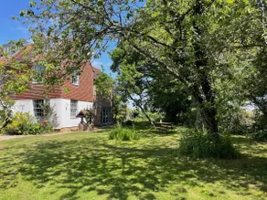 Starnash Farmhouse Holiday Home - Image 3