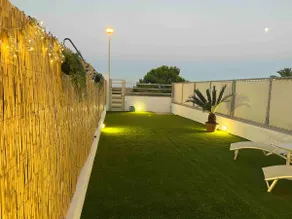 Beachfront house. Newly renovated - Image 3