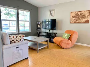 WanderLostDavis - Charming 2bd/2ba with Yard - Image 2