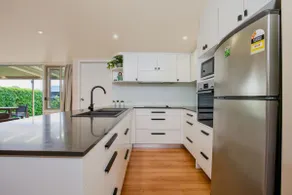 The Deckhouse I Pet Friendly I 2 Mins to Beach - Image 5