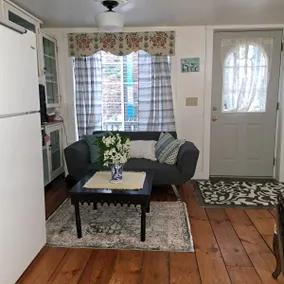 Laura's place re-done 2 bedrooms 2 bathrooms - Image 4