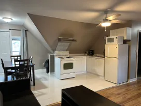 Spacious Upper Loft 10 Min Walk To Falls #1 - Image 4