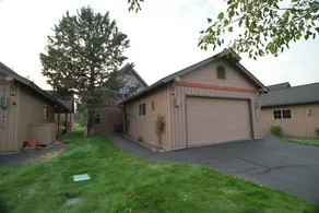 Cozy 3 bdrm + loft Eagle Crest Chalet w/ Hot Tub! - Image 2