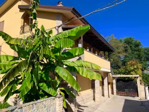 Flowery House - Image 2