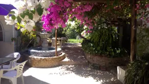Lila's Rose Garden Cottage - Image 3