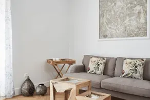 Luxury n Chic Athens Museum Apt - Image 3