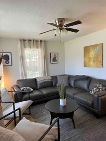 The Elizabeth: A Clean & Cozy Country Home - Image 2