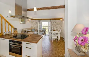 Chic appt with AC/WIFI for 4 in center old Antibes - Image 2