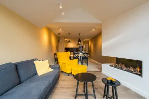 Large holiday house with free parking - Image 4