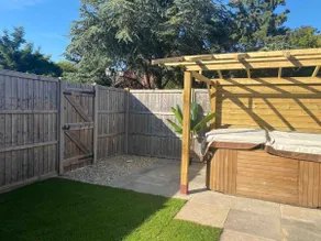 The Vineyard, 1 bedroom cottage with hot tub - Image 2
