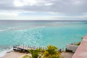AVAIL! Elegant Rooftop Penthouse -St Lawrence Gap - Image 2
