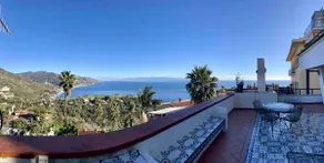 Apartment with enchanting view - Image 3