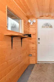 Alaskan cozy cabin located on the Chena River. - Image 5