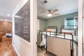 Sunny SoCo House: Explore Austin with Ease! - Image 2