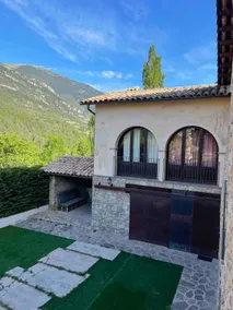 Village house with garden pool and communal barbecue - Image 3