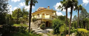Villa with large private swimming pool in Sutri near Rome - Image 2