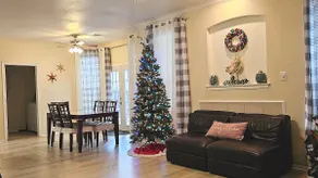 Cozy 4 bedroom house for your family vacation! - Image 2