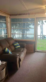 Cottage right on the lake! Waterfront views! - Image 5