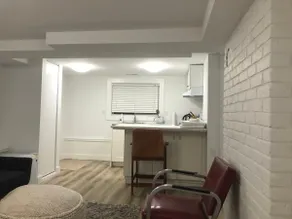 Garden suite near trendy Fraser/Main St - Image 3