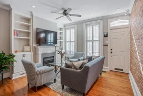5-Star Charming Philly Townhouse in Museum Area - Image 2