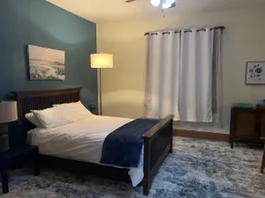 Clifton Scenic Lodge 3BR 2BA: Private Hot Tub, Spacious Patio, Offstreet Parking - Image 2