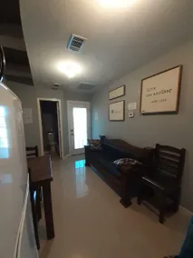 Small 2 bed 1 bath upstairs apartment with balcony - Image 4