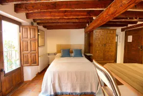 Cuencaloft Cozy Studio in Plaza Mayor Solla 2 - Image 3