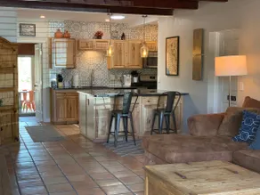 Large 3-Bedroom Home Near the UofA and Downtown - Image 3