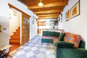 Inside the walls detached house overlooking the fig tree - Image 2