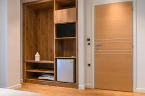 Express Apt. 104 - Image 2