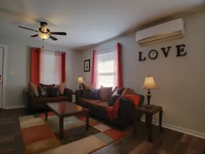 Tulsa Southern Comfort with all the amenities - Image 2