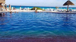 Studio with beach and pools in the hotel area. - Image 5