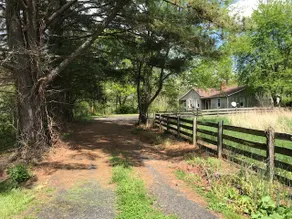 Cowpasture River front cottage on a 350 acre farm. - Image 2