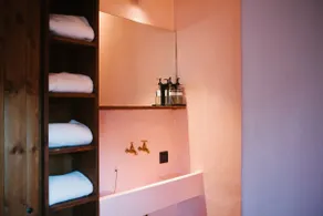 Exclusive: Charming Guesthouse in Ghent - Image 3