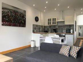 Apartment with garden - Image 3