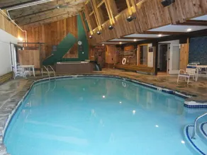 Dejlig hytte på Chimney Hill Resort Community Pool / Jacuzzi, (lave priser på 3 nætter) - Image 2