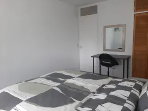 Entire Rental, Easy Reach to Etihad Stadium - Image 2
