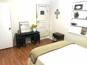Bison Hall 1, No cleaning fee, 1 block to Harding - Image 3