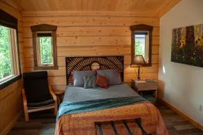 Smiley's Cabin - Image 3