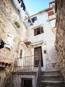 Hidden gem in the ❤ of Trogir with Balcony - Image 4
